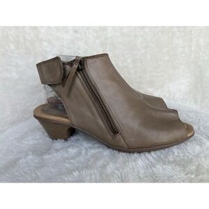 Earth Sandals Kristy Taupe Sz 8.5 B